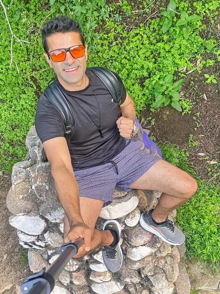 Mielenenergia ja Ahoo yhdistys sisältävät manifestoinnin, energiahoidot, tietoisuustyön, retriitit, meditaatiot, hyvinvointivalmennukset, henkisen kasvun, terveyden tukemisen, tapahtumat, yhteisöllisyyden, itsensä kehittämisen ja korkeamman värähtelyn aktivoimisen.